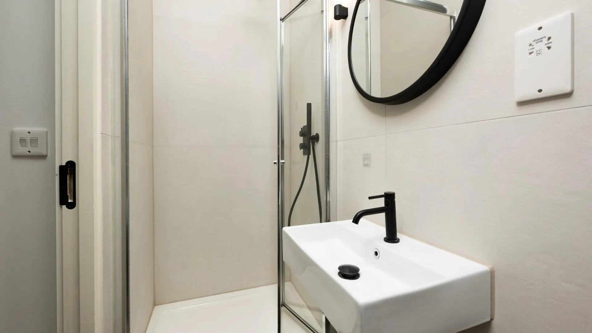 Apartment Antigallican In London